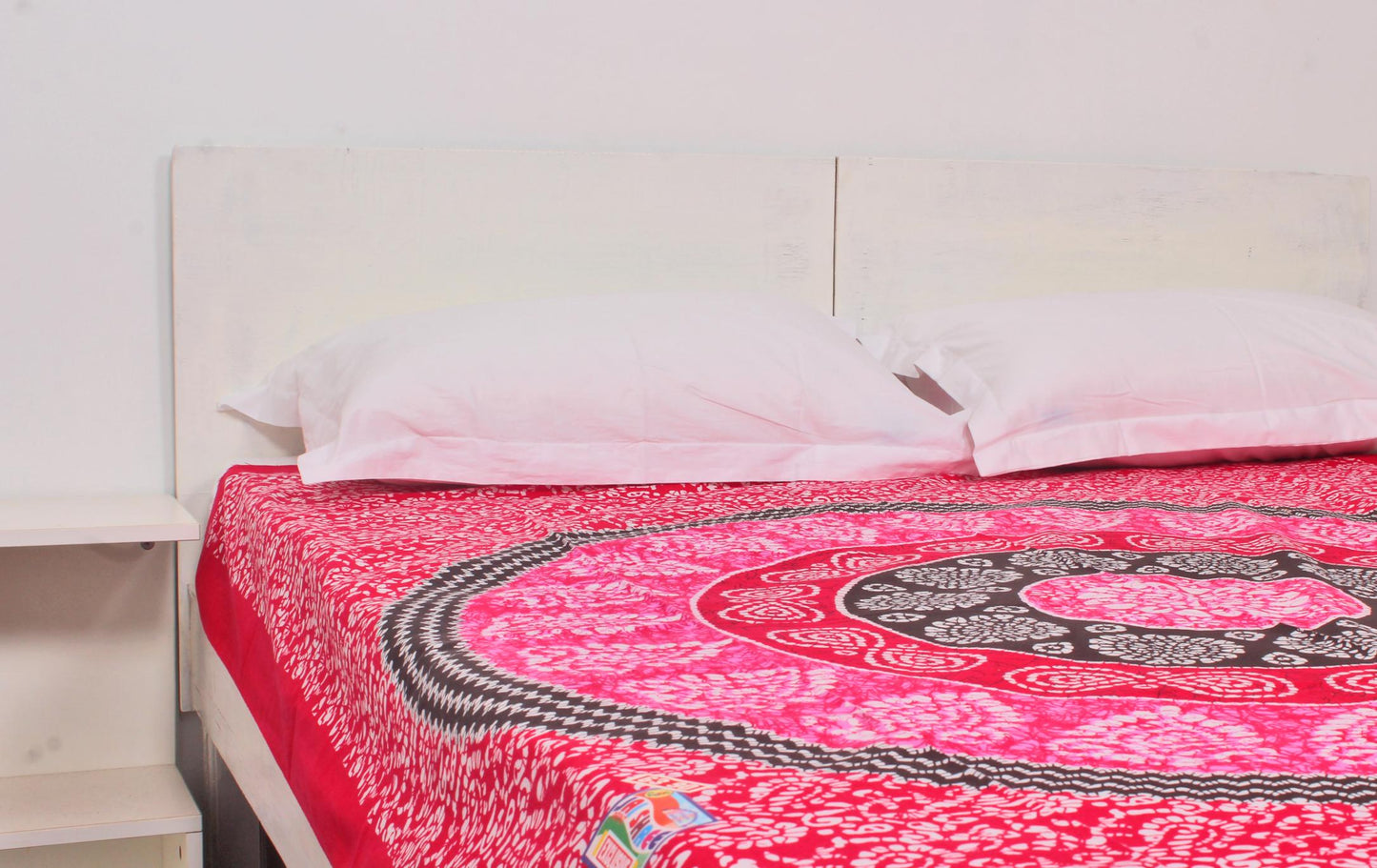 Pink Batik Circle Printed Single Bedsheet 60 x 90 Inches